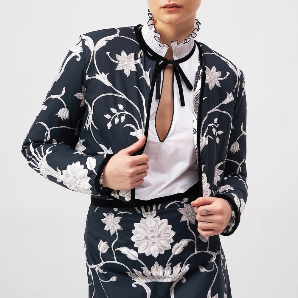 NWT Beyond by Vera 1499 Joan Reversible Jacket
MEKNES BLACK size XS